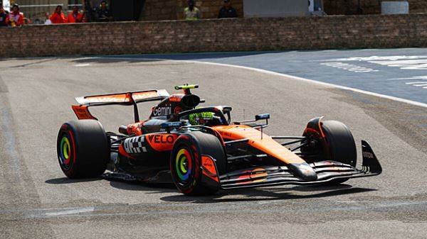 Норрис показал лучшее время в первой практике Гран‑при Азербайджана