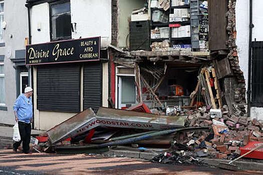 Metro: в Великобритании нарушитель ПДД сломал автомобилем дом