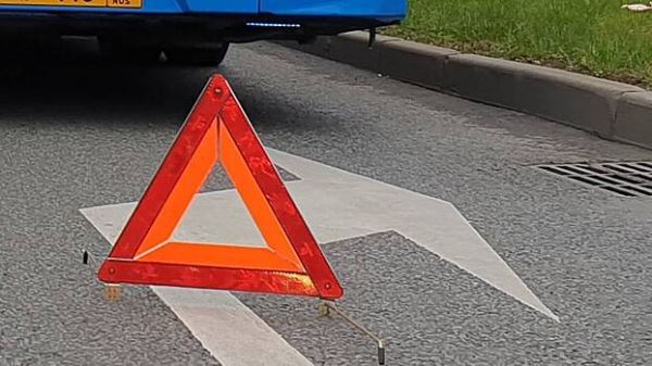 ДТП с участием двух автомобилей произошло на Варшавском шоссе