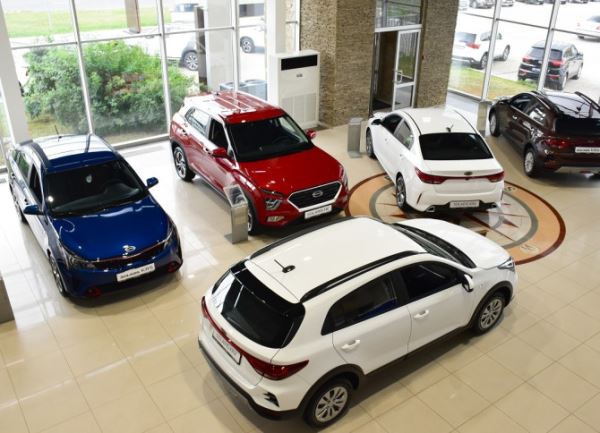 В первой половине сентября цены на новые автомобили изменились у 10 брендов