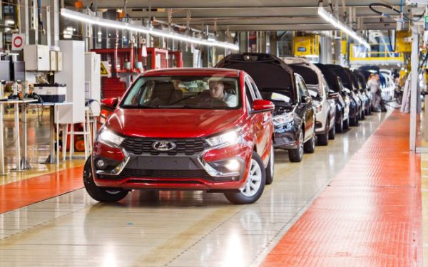 АВТОВАЗ планирует произвести в 2025 году более 300 тысяч автомобилей