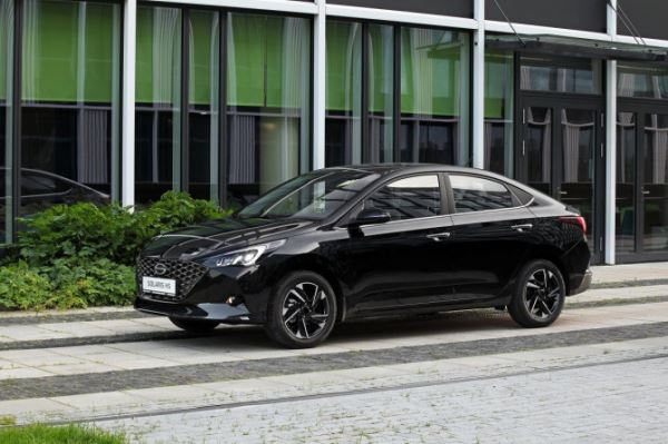 У дилеров не осталось седанов Solaris HS