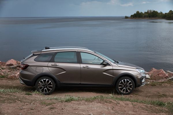 LADA Vesta отметила 10-летие