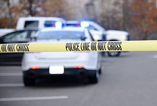 Водитель минивэна врезался в пару туристов в США и оставил их лежать в луже крови