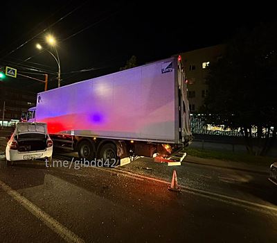 Пять человек пострадали в ДТП из-за пьяной автомобилистки в Кемерове