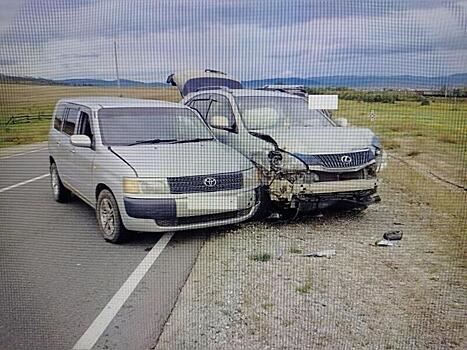 Два автомобиля столкнулись на трассе в Читинском округе