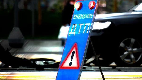 В Свердловской области в ДТП с автобусом с рабочими пострадал один человек