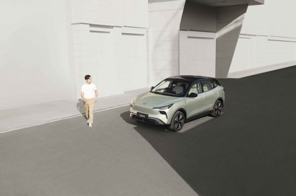 В Китае представлена спецверсия кроссовера Bestune JoyEE 03