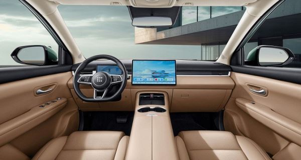 В России начались продажи обновленного кроссовера Evolute i-SPACE