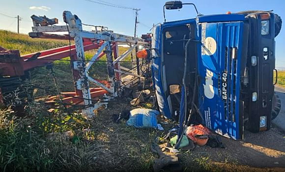 Пьяный водитель опрокинул автокран в Сарапульском районе