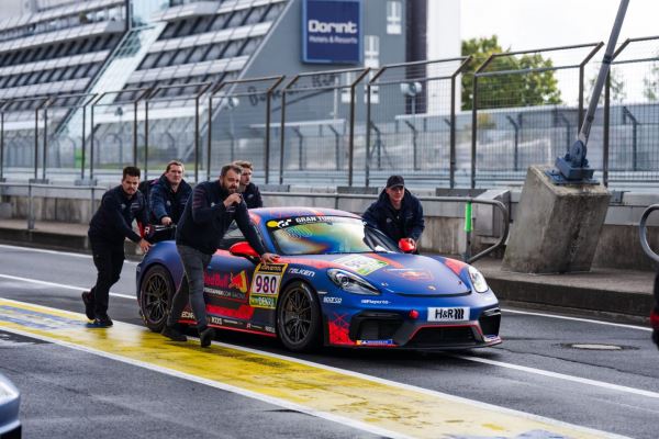 Porsche показал машину Макса Ферстаппена для «Нордшляйфе»