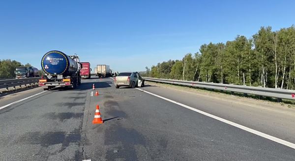 Водитель пострадал в двойном ДТП с фурой на трассе под Нижним Новгородом