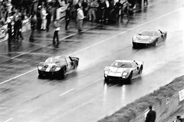 Тест-драйв Ford GT