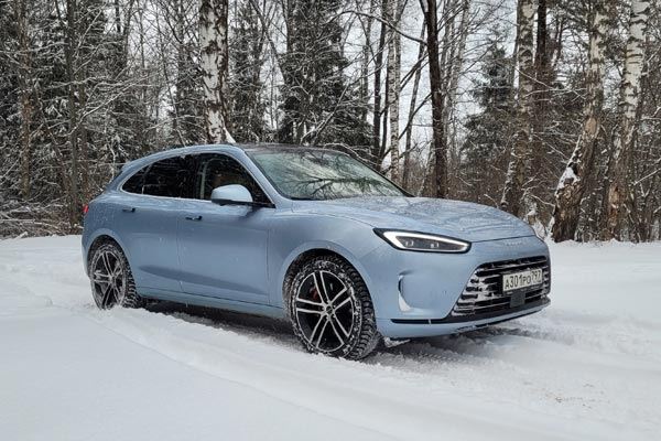 Тест-драйв Seres Aito M5