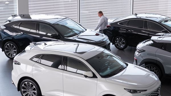 Дилеры начали сокращать скидки на автомобили в России