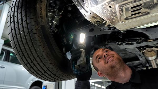 Эксперт перечислил скрытые признаки износа подвески автомобиля