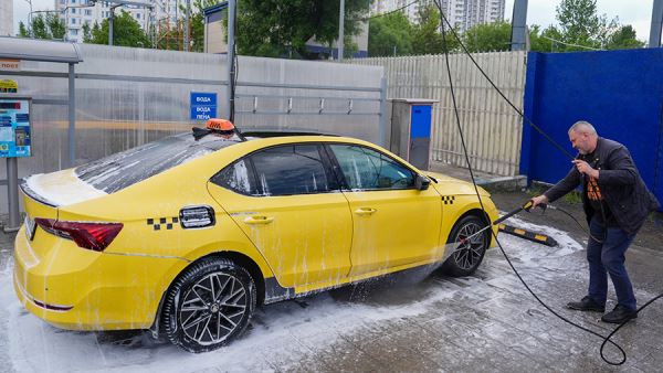 Отрасль такси могут покинуть 200 тыс. водителей из-за локализации авто