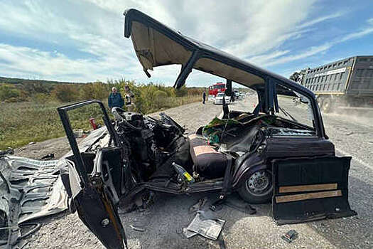 В Приморье на видео сняли разорванный на части авто после ДТП