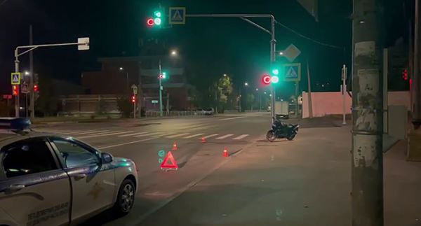 Мотоциклист скрылся после ДТП с опрокидыванием в Нижнем Новгороде