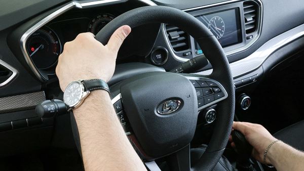 В АвтоВАЗе прокомментировали информацию о ДТП с Lada Vesta из-за блокировки руля